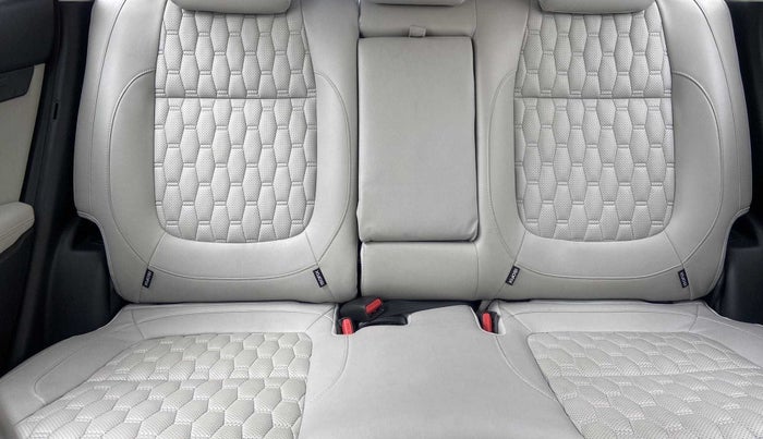 2022 KIA SELTOS HTX 1.5 PETROL, Petrol, Manual, 10,845 km, Second-row right seat - Cover slightly stained