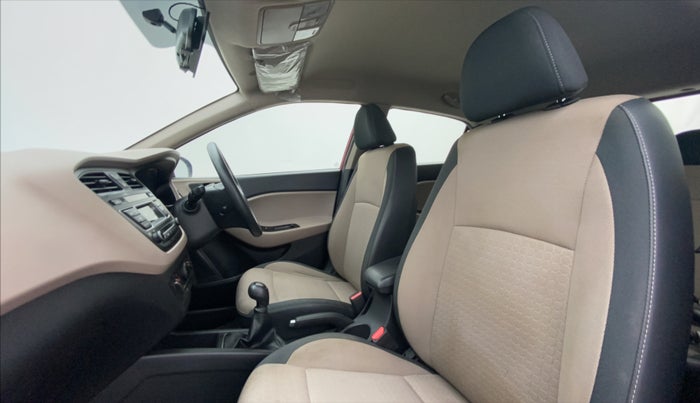 2016 Hyundai Elite i20 MAGNA 1.2, Petrol, Manual, 32,369 km, Right Side Front Door Cabin