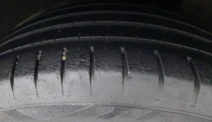 2016 Maruti Baleno ALPHA PETROL 1.2, Petrol, Manual, 38,681 km, Left Rear Tyre Tread