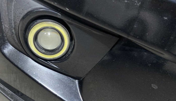 2018 Mahindra Scorpio S5, Diesel, Manual, 43,598 km, Right fog light - Not working