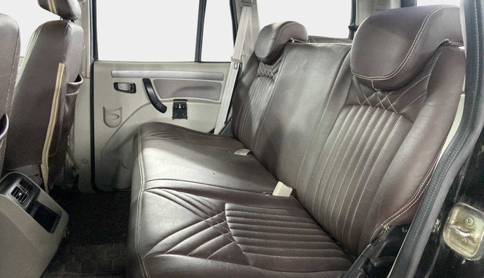 2018 Mahindra Scorpio S5, Diesel, Manual, 43,598 km, Right Side Rear Door Cabin