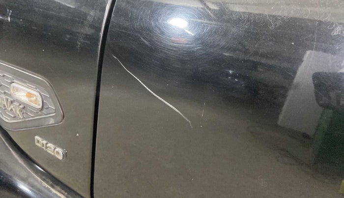2018 Mahindra Scorpio S5, Diesel, Manual, 43,598 km, Front passenger door - Minor scratches