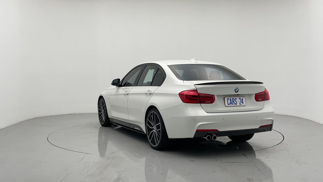 Left Back Diagonal (45- Degree) View