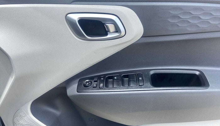 2020 Hyundai AURA SX PLUS 1.2 AMT, Petrol, Automatic, 21,627 km, Driver Side Door Panels Control