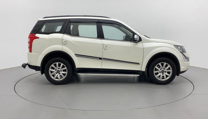 2017 Mahindra XUV500 W10 AT, Diesel, Automatic, 87,979 km, Right Side View