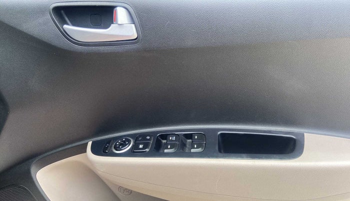 2017 Hyundai Grand i10 SPORTZ (O) AT 1.2 KAPPA VTVT, Petrol, Automatic, 62,803 km, Driver Side Door Panels Control