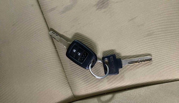 2014 Honda City 1.5L I-DTEC V, Diesel, Manual, 1,10,866 km, Key Close Up