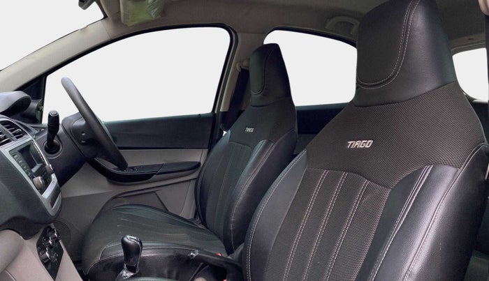 2016 Tata Tiago XT PETROL, Petrol, Manual, 22,015 km, Right Side Front Door Cabin
