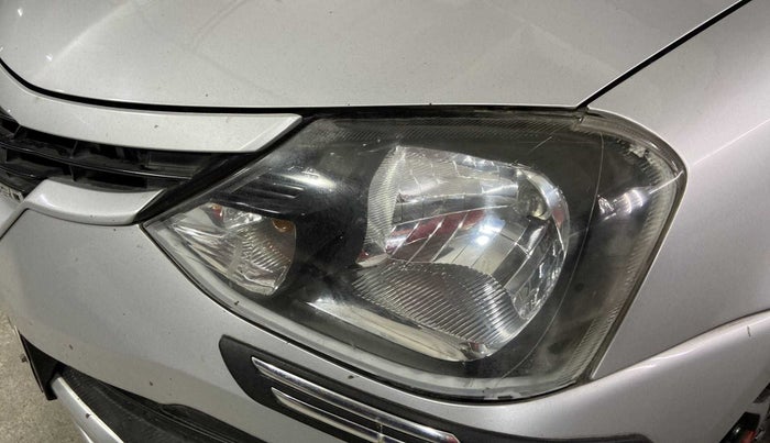 2017 Toyota Etios GX PLATINUM, CNG, Manual, 50,160 km, Left headlight - Faded