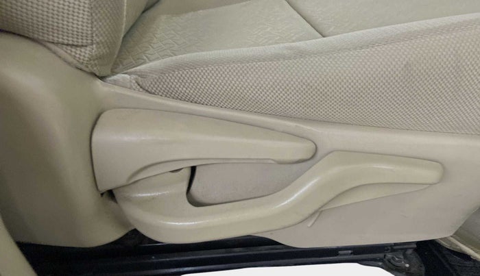 2017 Toyota Etios GX PLATINUM, CNG, Manual, 50,160 km, Driver Side Adjustment Panel