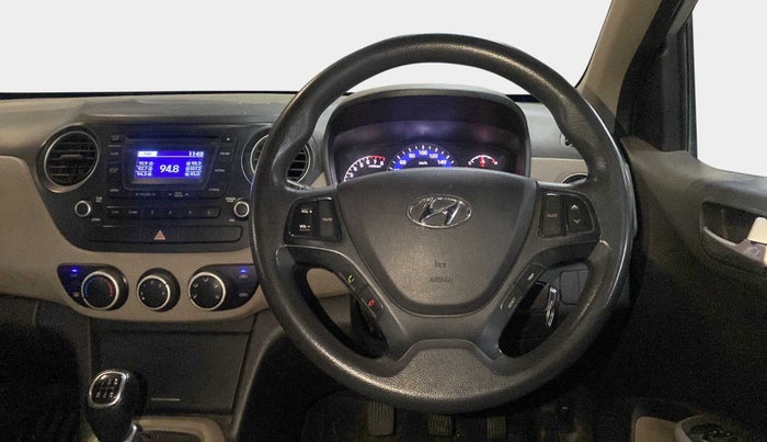 2015 Hyundai Xcent SX 1.2, Petrol, Manual, 60,585 km, Steering wheel - Steering cover is minor torn