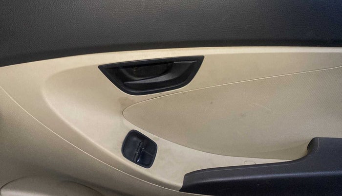 2015 Hyundai Eon ERA +, Petrol, Manual, 43,747 km, Driver Side Door Panels Control