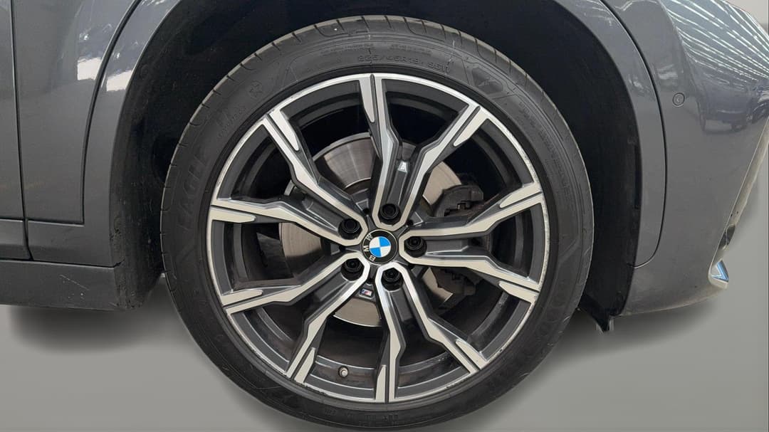 2021 BMW X1 sDrive 20i M Sport, Automatic, 66792 km, Right Front Wheel