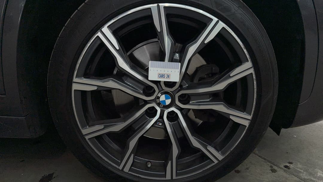 2021 BMW X1 sDrive 20i M Sport, Automatic, 66792 km, Wheels Rim Front RHS Gutter Rash