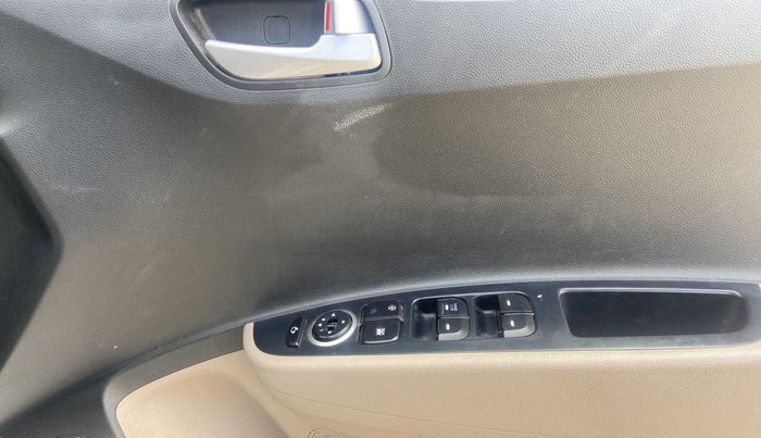 2017 Hyundai Grand i10 ASTA 1.2 KAPPA VTVT, Petrol, Manual, 28,680 km, Driver Side Door Panels Control