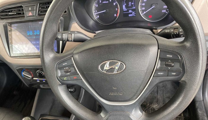 2018 Hyundai Elite i20 SPORTZ 1.2, Petrol, Manual, 68,944 km, Steering wheel - Sound system control not functional