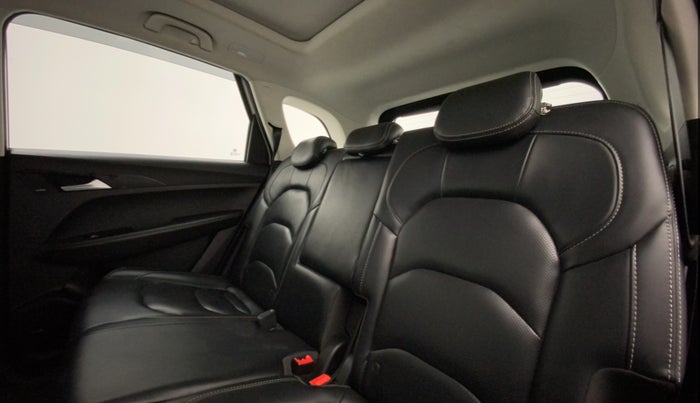 2021 MG HECTOR SHARP 2.0 DIESEL, Diesel, Manual, 18,061 km, Right Side Rear Door Cabin
