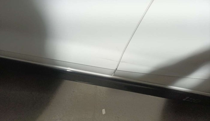 2020 Hyundai NEW I20 ASTA 1.2 MT, Petrol, Manual, 7,825 km, Front passenger door - Minor scratches