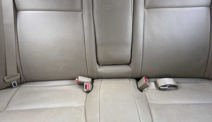 2019 Honda City 1.5L I-VTEC V MT, Petrol, Manual, 9,243 km, Second-row left seat - Cover slightly stained