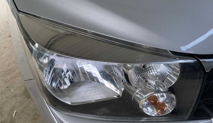 2019 Maruti Celerio ZXI, Petrol, Manual, 38,497 km, Right headlight - Clamp has minor damage