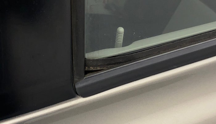 2018 Datsun Go Plus T, Petrol, Manual, 25,119 km, Rear left door - Weather strip has minor damage