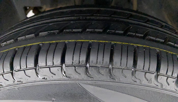 2018 Datsun Go Plus T, Petrol, Manual, 25,119 km, Left Front Tyre Tread