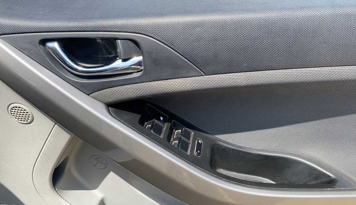 2019 Tata NEXON XZ PLUS PETROL, Petrol, Manual, 76,065 km, Driver Side Door Panels Control