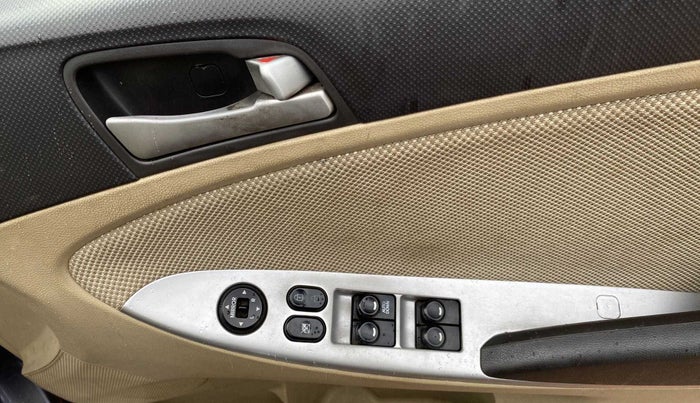 2014 Hyundai Verna FLUIDIC 1.4 VTVT, Petrol, Manual, 37,931 km, Driver Side Door Panels Control