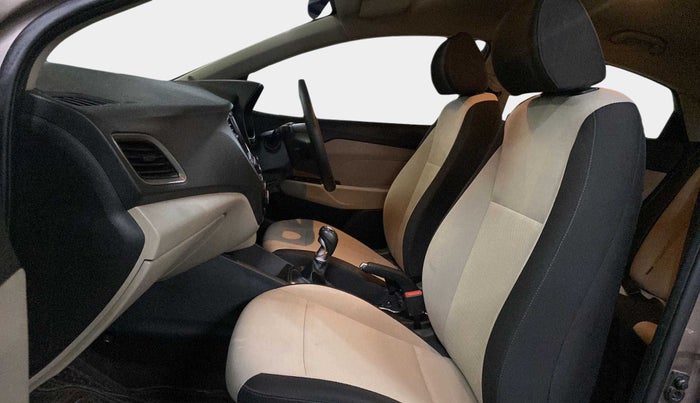2017 Hyundai Verna 1.6 VTVT SX, Petrol, Manual, 45,719 km, Right Side Front Door Cabin