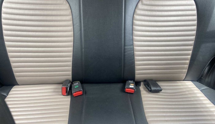 2018 Hyundai Grand i10 SPORTZ 1.2 KAPPA VTVT, Petrol, Manual, 25,971 km, Second-row left seat - Cover slightly stained