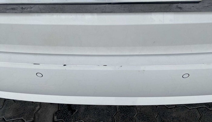 2017 Volkswagen Ameo HIGHLINE1.2L PLUS 16 ALLOY, Petrol, Manual, 1,01,291 km, Rear bumper - Minor scratches