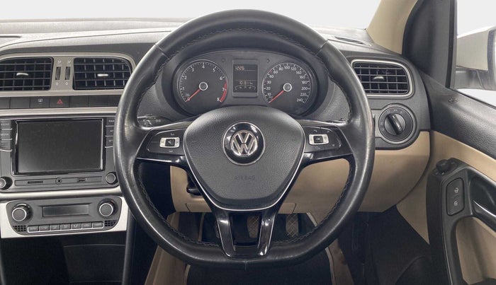 2017 Volkswagen Ameo HIGHLINE1.2L PLUS 16 ALLOY, Petrol, Manual, 1,01,291 km, Steering Wheel Close Up
