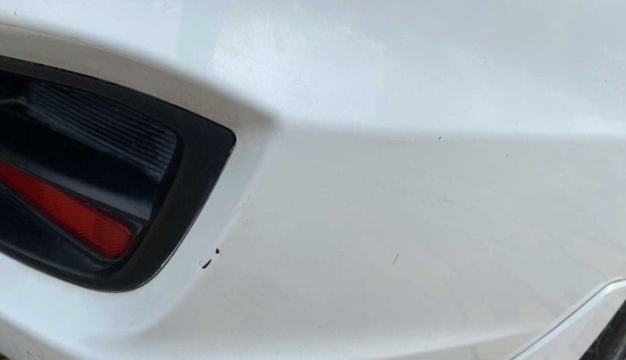 2016 Maruti Ciaz ZXI+, Petrol, Manual, 68,083 km, Rear bumper - Minor scratches