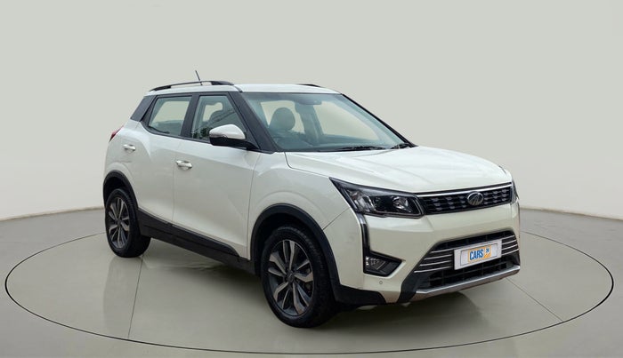 2021 Mahindra XUV300 W8 (O) 1.5 DIESEL AMT, Diesel, Automatic, 43,670 km, Right Front Diagonal