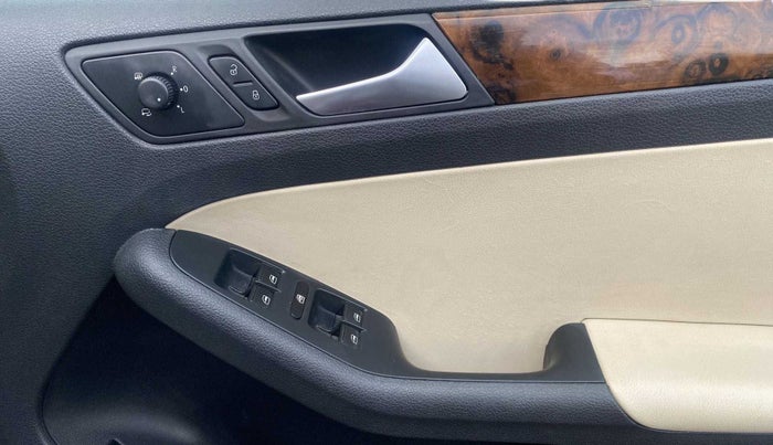 2015 Volkswagen Jetta COMFORTLINE TSI, Petrol, Manual, 38,794 km, Driver Side Door Panels Control