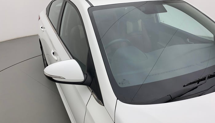 2018 Hyundai Verna 1.6 VTVT SX, Petrol, Manual, 48,811 km, Right A pillar - Paint is slightly faded