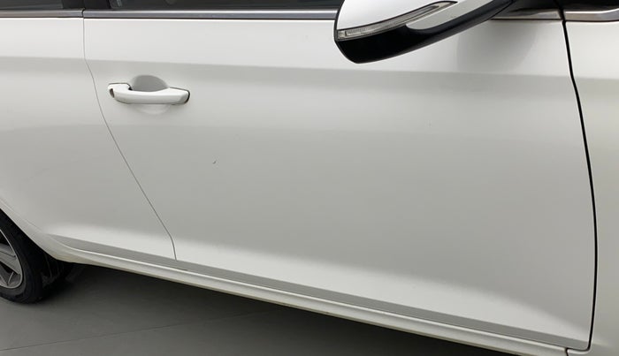 2018 Hyundai Verna 1.6 VTVT SX, Petrol, Manual, 48,811 km, Driver-side door - Minor scratches