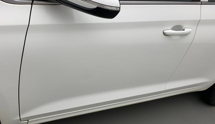 2018 Hyundai Verna 1.6 VTVT SX, Petrol, Manual, 48,811 km, Front passenger door - Slightly dented