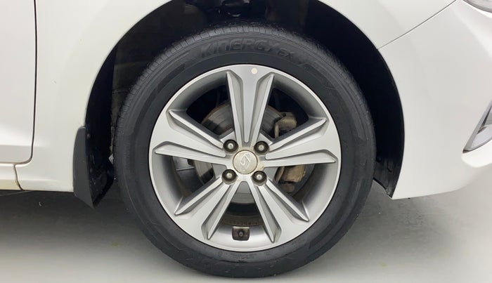 2018 Hyundai Verna 1.6 VTVT SX, Petrol, Manual, 48,811 km, Right Front Wheel