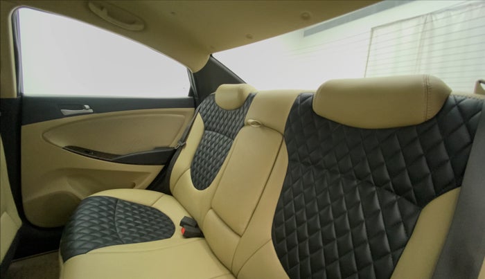 2016 Hyundai Verna 1.6 VTVT SX AT, Petrol, Automatic, 1,13,293 km, Right Side Rear Door Cabin