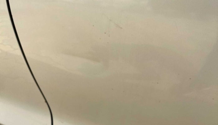 2019 Maruti XL6 ALPHA MT, Petrol, Manual, 21,738 km, Rear left door - Slightly dented