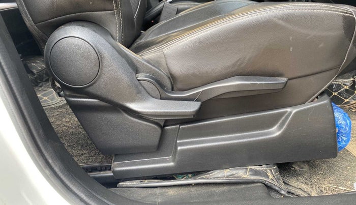2019 Maruti XL6 ALPHA MT, Petrol, Manual, 21,738 km, Driver Side Adjustment Panel