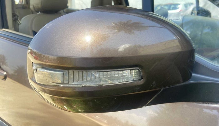 2014 Maruti Ertiga VXI, Petrol, Manual, 38,536 km, Right rear-view mirror - Indicator light not working