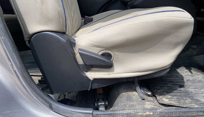 2018 Datsun Go T, Petrol, Manual, 15,620 km, Driver Side Adjustment Panel