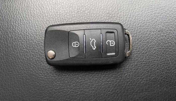 2017 Volkswagen Polo TRENDLINE 1.2L PETROL, Petrol, Manual, 96,846 km, Key Close Up