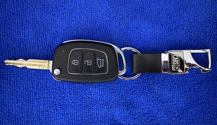 2020 Hyundai VENUE SX 1.0 TURBO IMT, Petrol, Manual, 34,076 km, Key Close Up