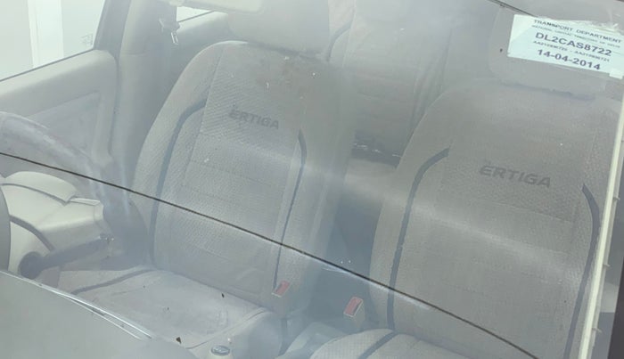 2014 Maruti Ertiga VDI, Diesel, Manual, 1,20,026 km, Front windshield - Minor spot on windshield