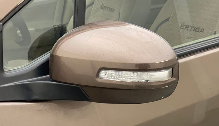 2014 Maruti Ertiga VDI, Diesel, Manual, 1,20,026 km, Left rear-view mirror - Indicator light has minor damage