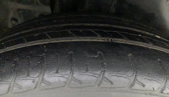 2014 Maruti Ertiga VDI, Diesel, Manual, 1,20,026 km, Right Rear Tyre Tread