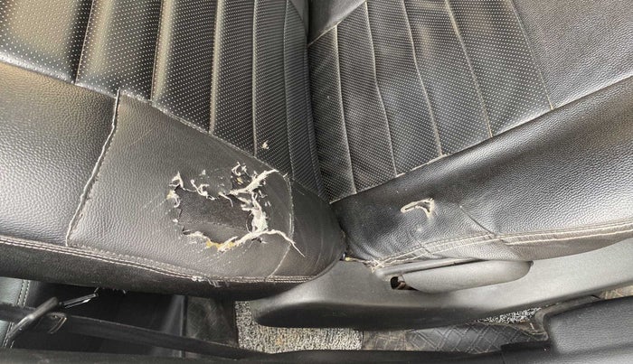 2015 Maruti Swift VDI ABS, Diesel, Manual, 84,386 km, Driver seat - Cover slightly torn